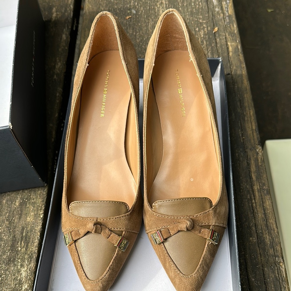 Tommy Hilfiger Brown Leather Flats with Bow Detail